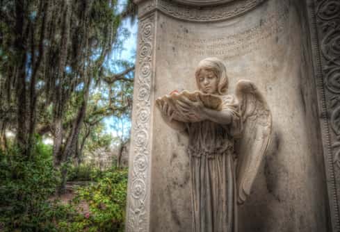 Bonaventure Cemetery, one of the historic cemeteries you can visit in Savannah.
