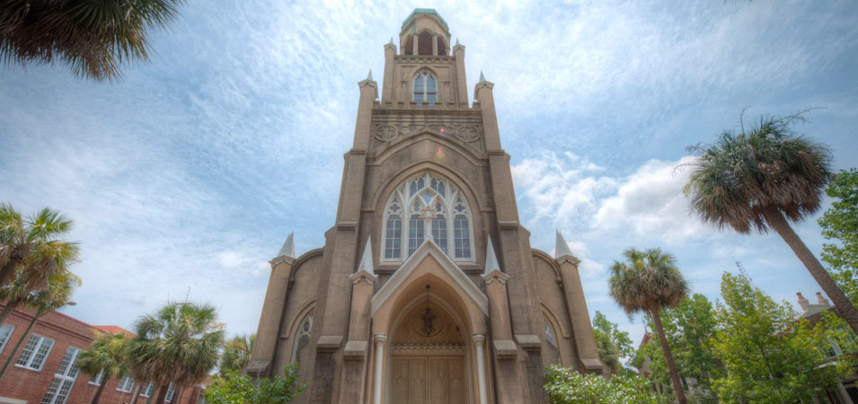 Temple Mickve Israel, one of the oldest synagogues in the United States, can be found on Monterey Square.