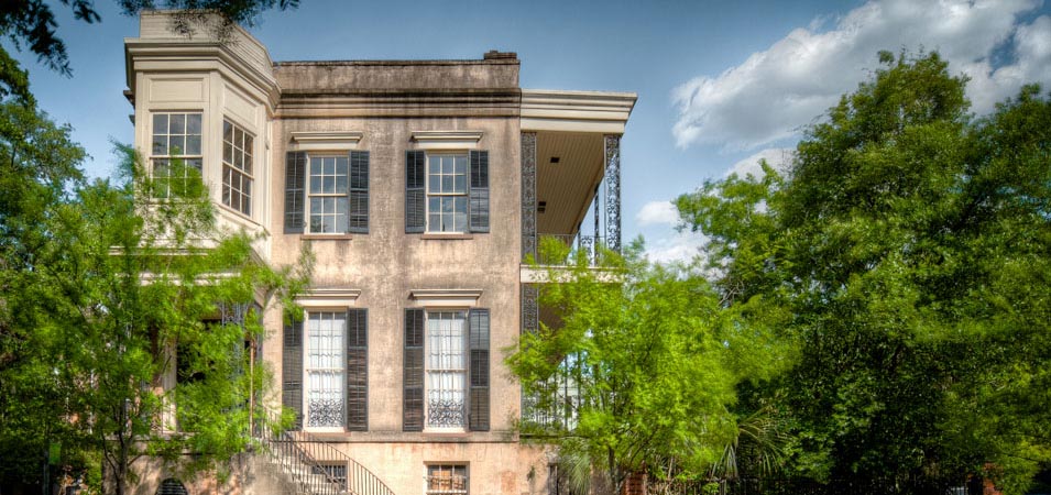 432 Abercorn Street, one of Savannah's historic homes on Calhoun Square