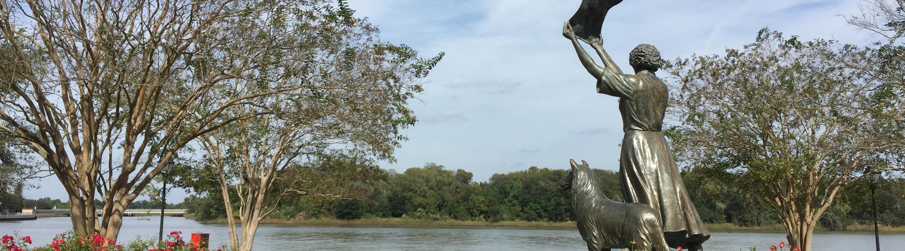 The Waving Girl Statue in Savannah | Florence Martus